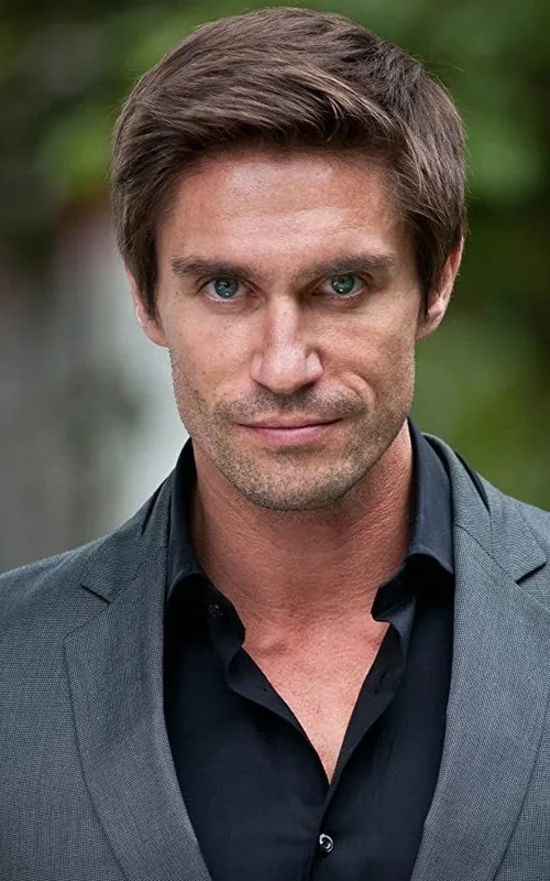 Michael Rowe