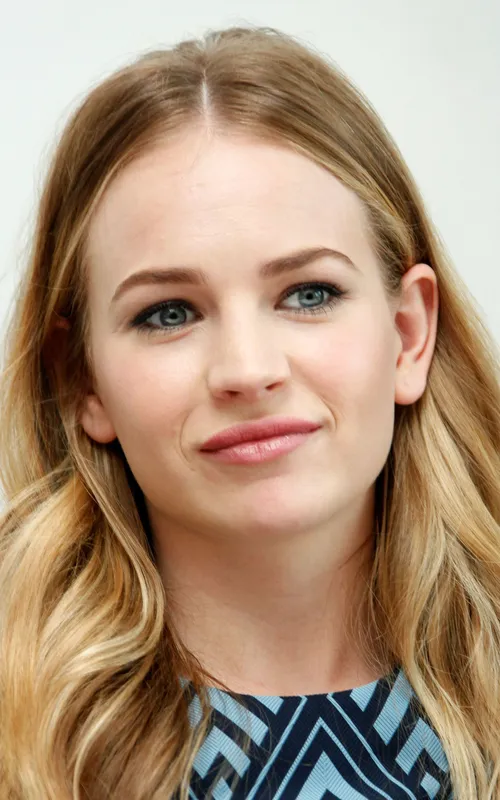 Britt Robertson