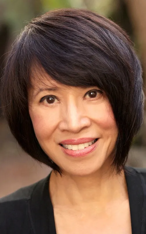 Lauren Tom