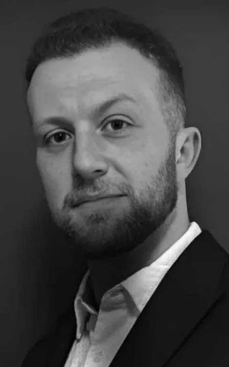 Aaron Deakins