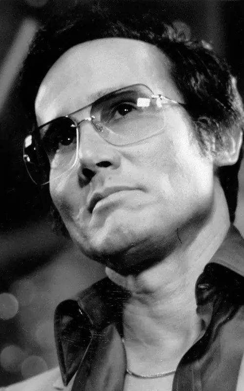 Henry Silva