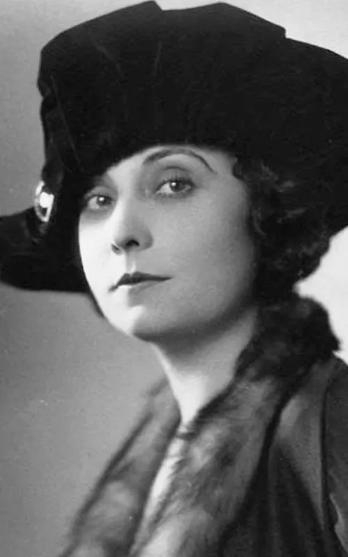 Maude George