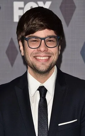 Charlie Saxton