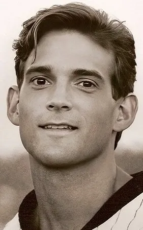 Dwier Brown