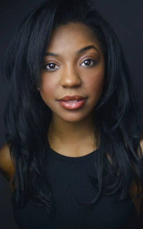 Liv Symone