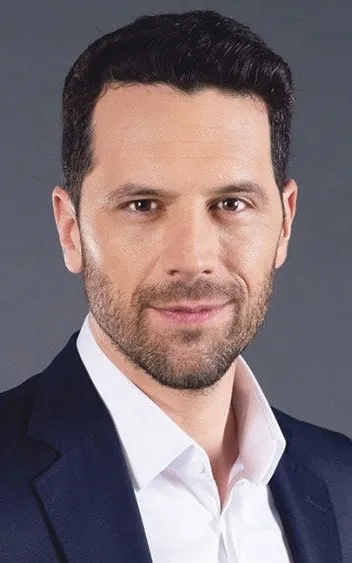 Adrian Nartea