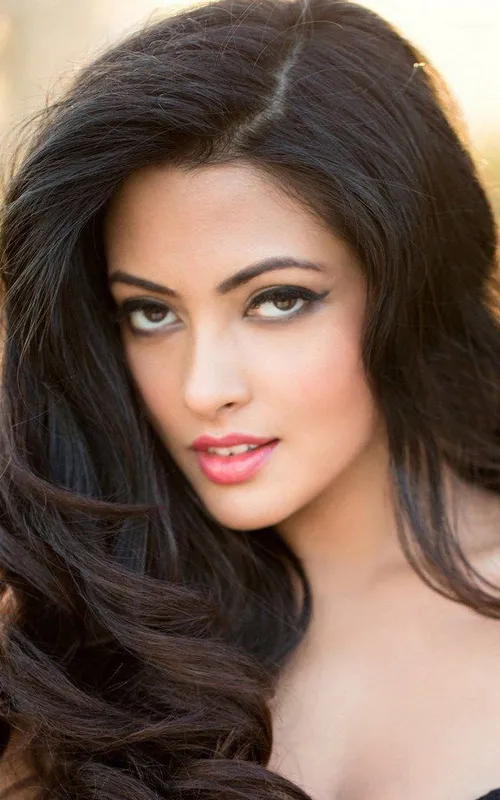 Riya Sen