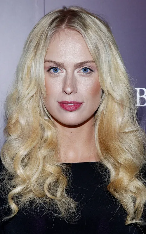 CariDee English