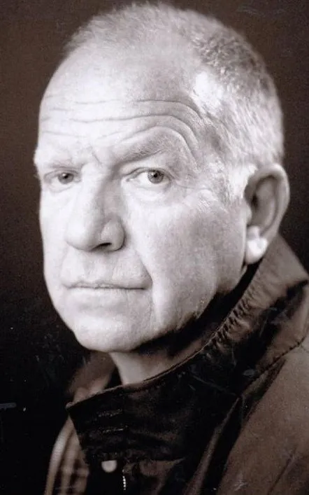 Tom Chadbon